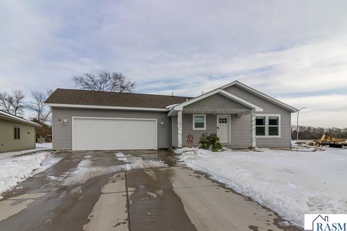 2015 Essler Dr, Saint Peter, MN, 56082-3600 | Card Image
