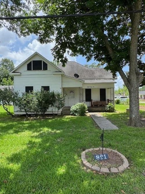 821 Avenue D, Port Neches, TX, 77651-2906 | Card Image