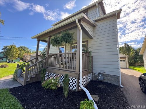 1309 Newland Ave, Jamestown, NY, 14701-6151 | Card Image