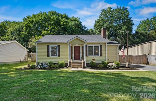 906 Oregon St, Kannapolis, NC, 28083-7400 | Card Image
