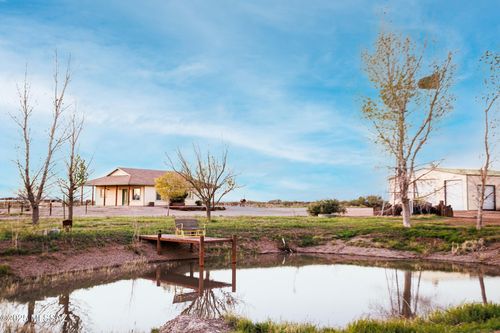 560 E Circle B Road, Willcox, AZ, 85643 | Card Image