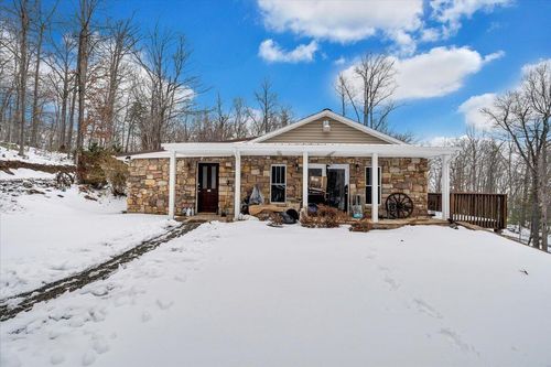 261 Stone Mountain Dr, New Castle, VA, 24127-8728 | Card Image