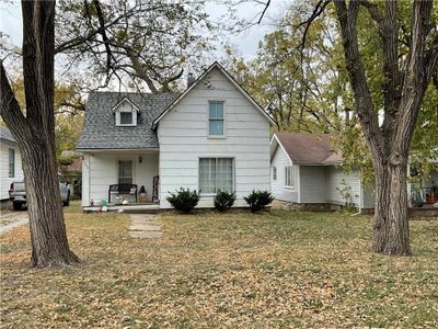 746 S Poplar Street, House other with 3 bedrooms, 1 bathrooms and null parking in Ottawa KS | Image 1