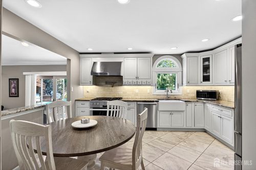 11 Apple Manor Ln, East Brunswick, NJ, 08816-2872 | Card Image