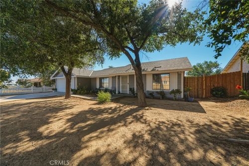 11663 Low Chaparral Dr, Victorville, CA, 92392-8666 | Card Image
