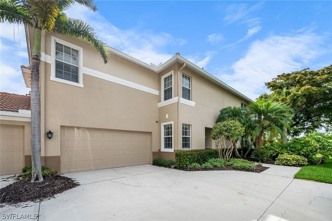 102 - 11089 Harbour Yacht Court, Condo with 3 bedrooms, 2 bathrooms and null parking in Fort Myers FL | Image 2