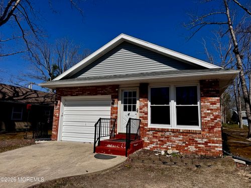 4 Dogwood Rd, Stafford Twp, NJ, 08050-4908 | Card Image