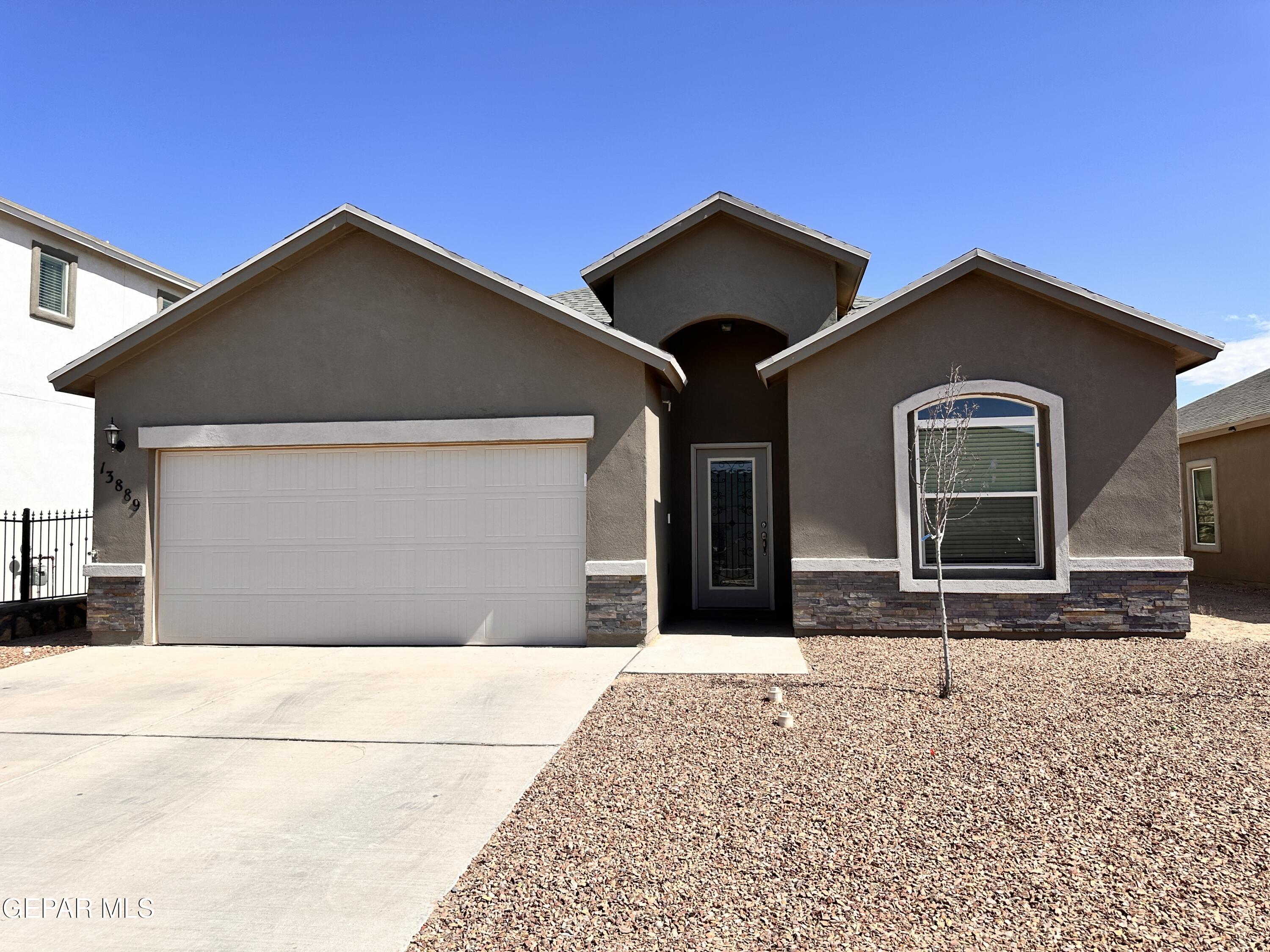 Garforth Ave, El Paso, TX 79928