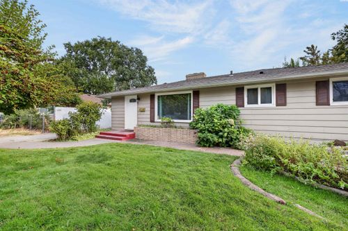 24 E 14th Ave, Kennewick, WA, 99337-5325 | Card Image