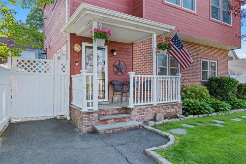 162 Lake Shore Dr, Mahopac, NY, 10541-1323 | Card Image