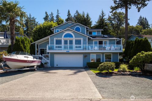 8189 Whidbey Dr, Clinton, WA, 98236-8920 | Card Image