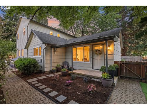 2116 Se 84th Ave, Portland, OR, 97216 | Card Image