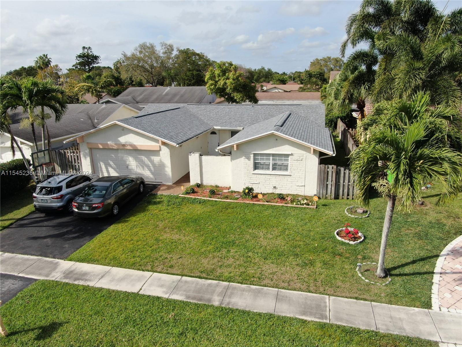 35th Pl, Sunrise, FL 33351