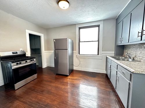 apt-2r-56 Clinton Ave, Holyoke, MA, 01040-3399 | Card Image