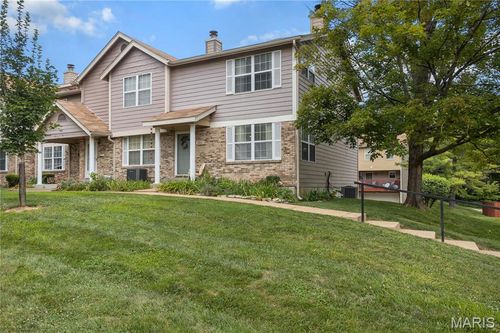 280 Carmel Woods Dr, Ellisville, MO, 63021-4715 | Card Image