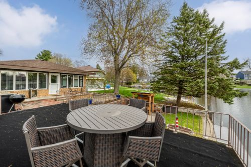 6950 Shore Dr, Coloma, MI, 49038-9529 | Card Image