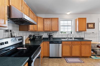 4 - 1162 North Avenue, Condo with 2 bedrooms, 1 bathrooms and null parking in Burlington VT | Image 3