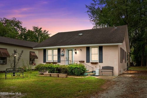 509 W Walnut St, Tarboro, NC, 27886-2953 | Card Image