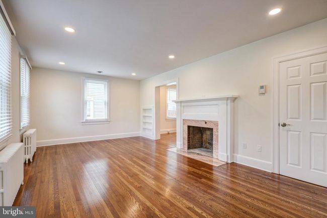 8114 Old Georgetown Rd, House other with 5 bedrooms, 3 bathrooms and null parking in BETHESDA MD | Image 4