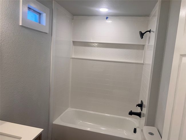 521 Morgan St, House other with 2 bedrooms, 2 bathrooms and null parking in Bonham TX | Image 16