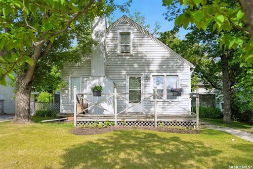1408 8th Ave N, Saskatoon, SK, S7K2X7 | Card Image