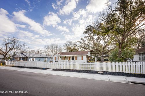206 Crawford St, Biloxi, MS, 39530-4531 | Card Image