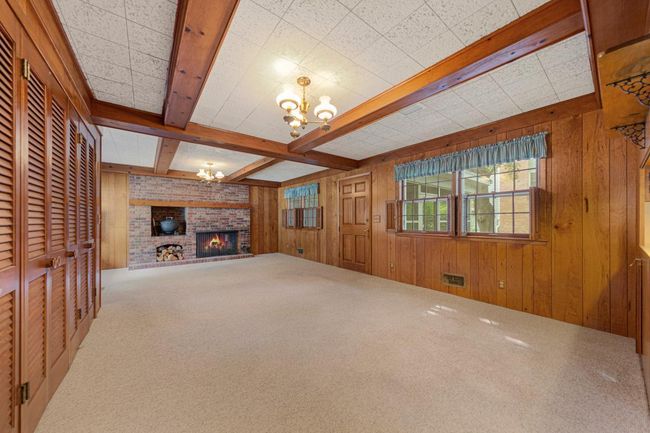 Family Room.jpg | Image 15