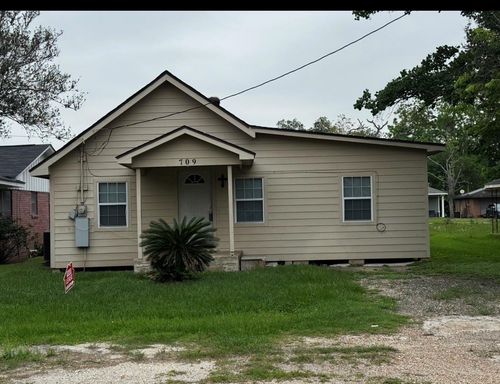 709 Matthews St, Bay City, TX, 77414-6411 | Card Image