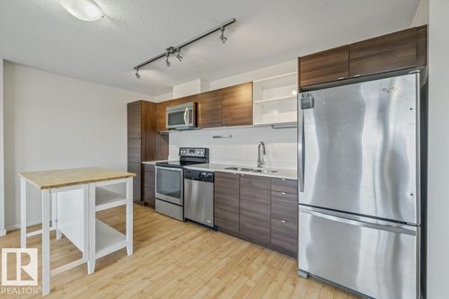 305-9523 160 Ave Nw, Edmonton, AB, T5Z0N1 | Card Image