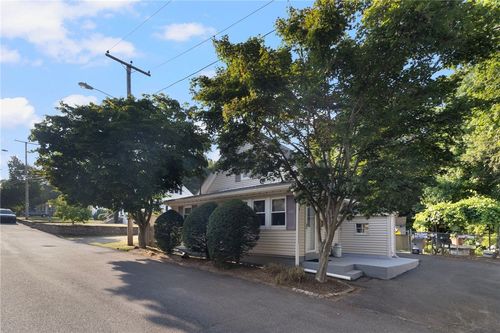 11 Bowen St, Johnston, RI, 02919-2437 | Card Image