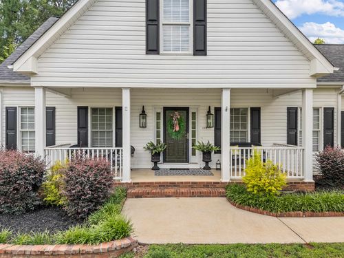 379 Shallowford Dr, Boiling Springs, SC, 29316-5801 | Card Image