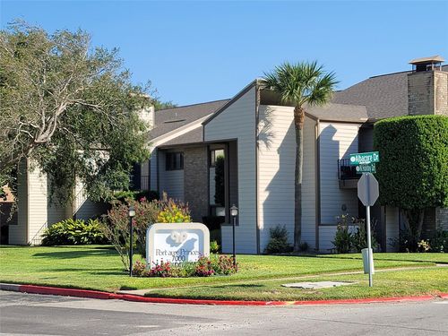 7055 N Holiday Dr, Galveston, TX, 77550-3029 | Card Image
