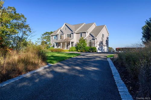 6 Rock Ridge Ct, New Fairfield, CT, 06812 | Card Image