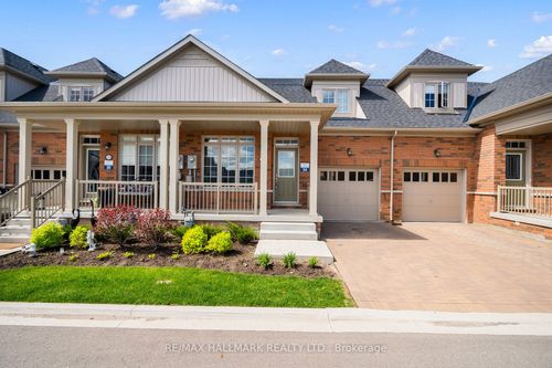 28 Bluestone Cres, Brampton, ON, L6R4B8 | Card Image