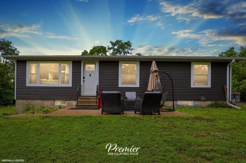 427 Maple Street, Janesville, IA, 50647 | Card Image