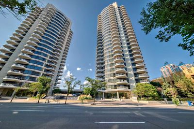 2302 - 1078 6 Ave Sw, Condo with 2 bedrooms, 2 bathrooms and 2 parking in Calgary AB | Image 1