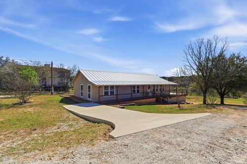 1333 Comanche Path, Bandera, TX, 78003-4322 | Card Image