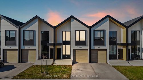 {{alt}} | Card Image