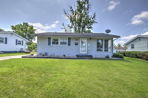 17 Peggy Ann Dr, Decatur, IL, 62521-5416 | Card Image