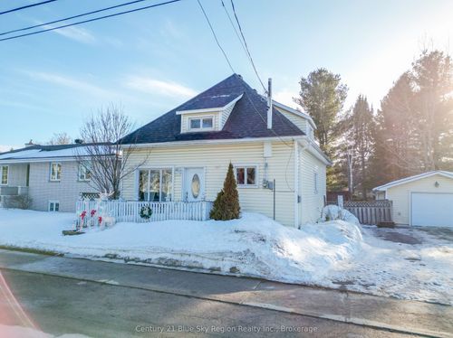 167 Cache Bay Rd, Sturgeon Falls, ON, P2B3H2 | Card Image