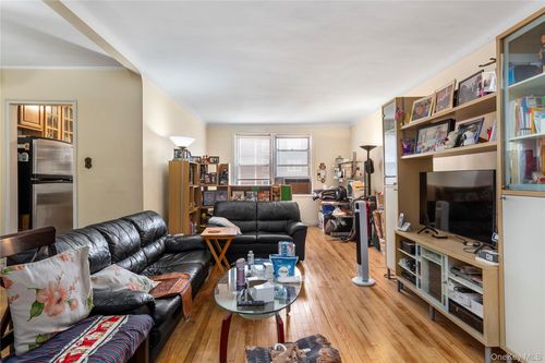 apt-e9-99 64th Ave, Rego Park, NY, 11374-2608 | Card Image