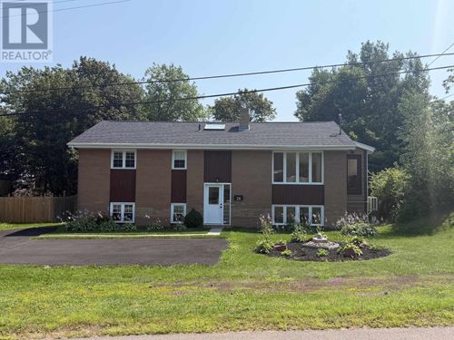 28 Mackay Dr, Charlottetown, PE, C1A5W3 | Card Image