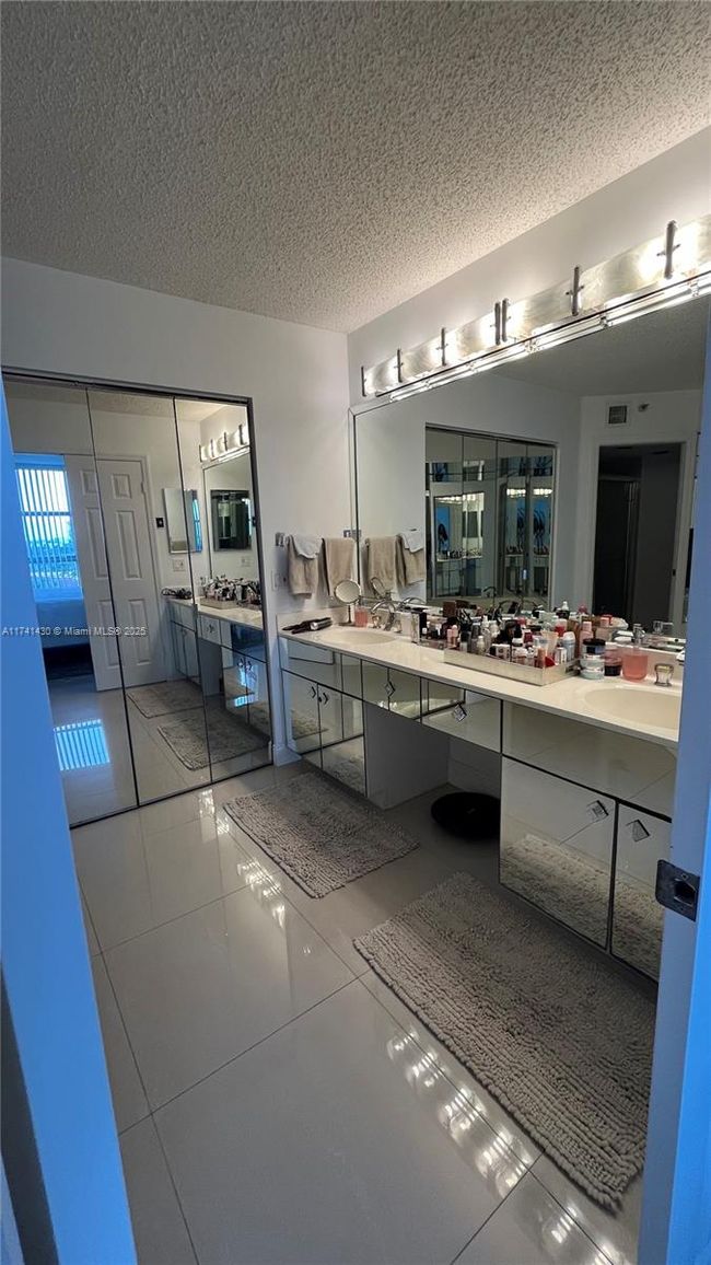 APT-1405 - 3500 Mystic Pointe Dr, Condo with 2 bedrooms, 2 bathrooms and null parking in Aventura FL | Image 14