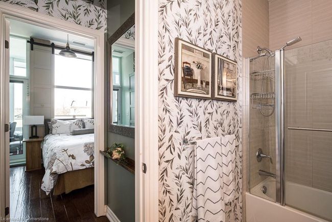 201 - 50 Murray St W, House attached with 2 bedrooms, 1 bathrooms and 1 parking in Hamilton ON | Image 25