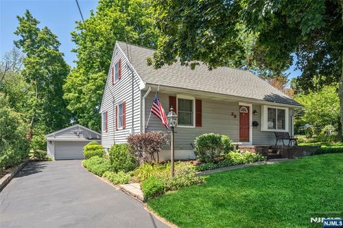 29 Giannone Road, Wayne, NJ, 07470 | Card Image
