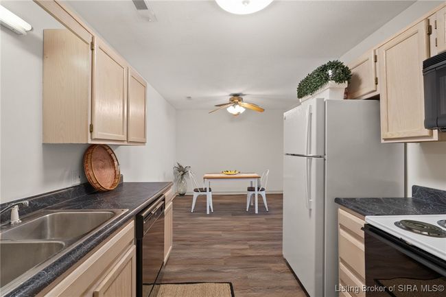 207 Colonial Club Dr, Condo with 2 bedrooms, 2 bathrooms and null parking in New Albany IN | Image 19