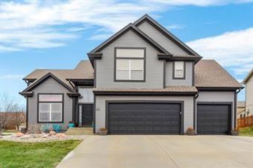 8500 Ne 99th Ter, Kansas City, MO, 64157-7829 | Card Image