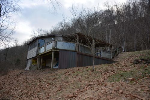 991 Winchester Rd, Elizabeth, WV, 26143-7216 | Card Image