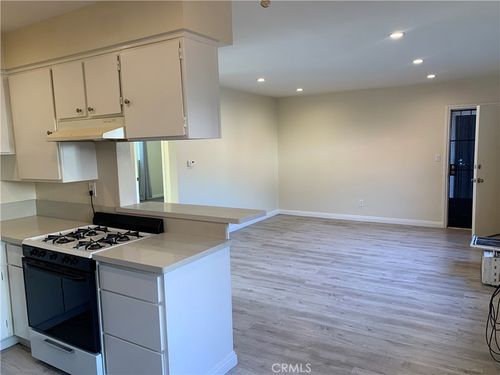 apt-27-5021 Atlantic Ave, Long Beach, CA, 90805-6570 | Card Image