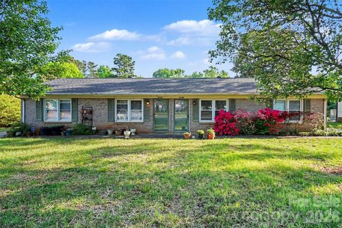 6100/6102 Pleasant Grove Road, Charlotte, NC, 28216 | Card Image